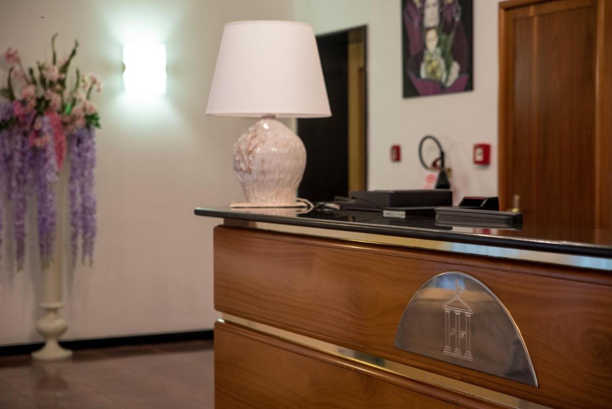 New Petit Hotel - Housity