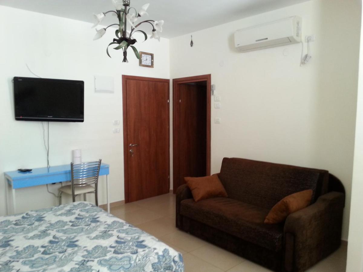Apartments Petah Tiqwa - Bar Kochva Street - Housity