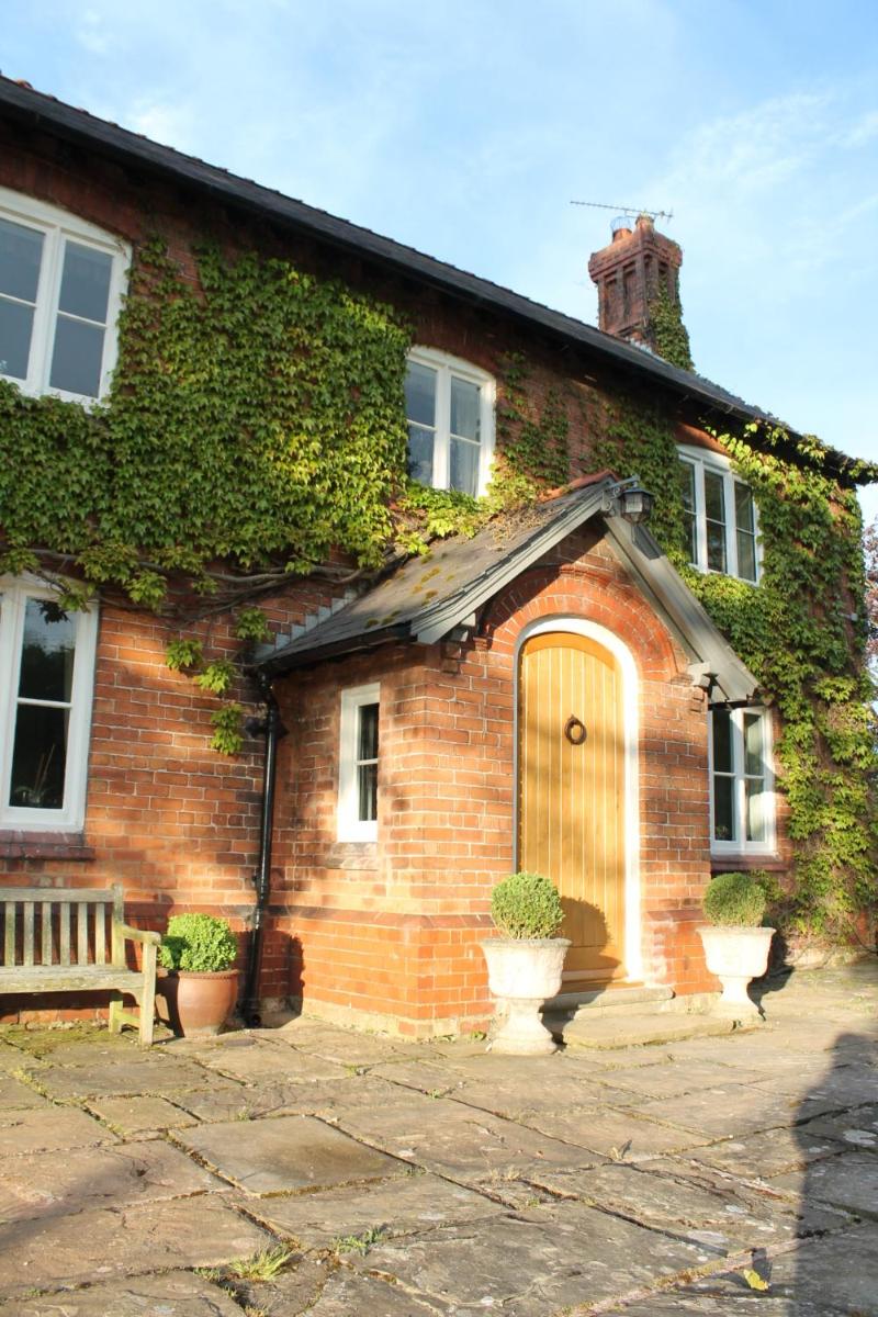The Jockey Room Hideaway - Housity