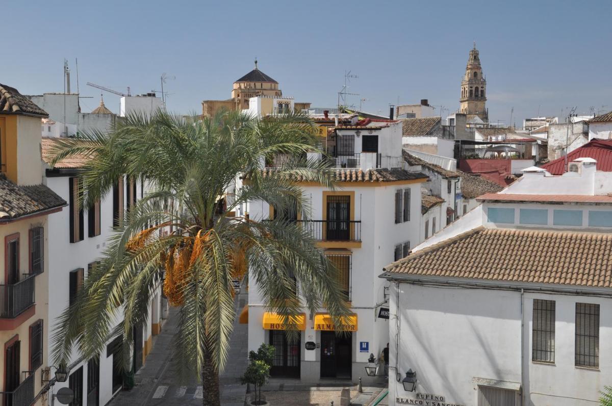 Hostal Almanzor - Housity
