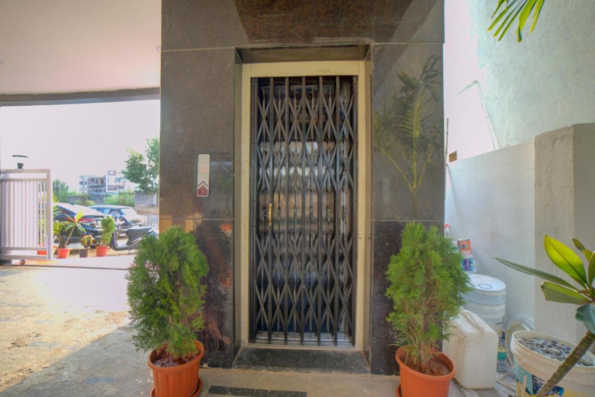 Collection O Lakeview Castle - Housity