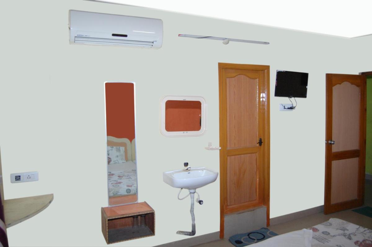 Hotel Jayaam - Housity