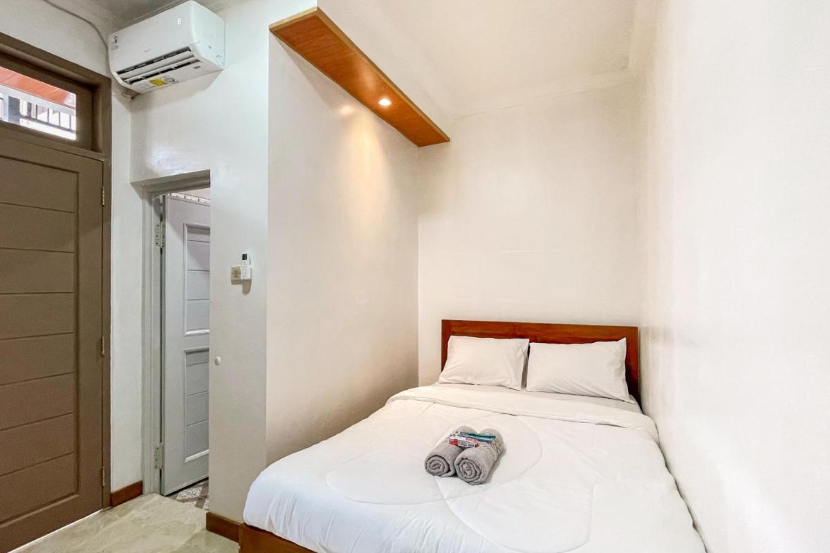 Homestay Syariah Cahaya Panca Arga near Grand Artos Mall Mitra RedDoorz - Housity