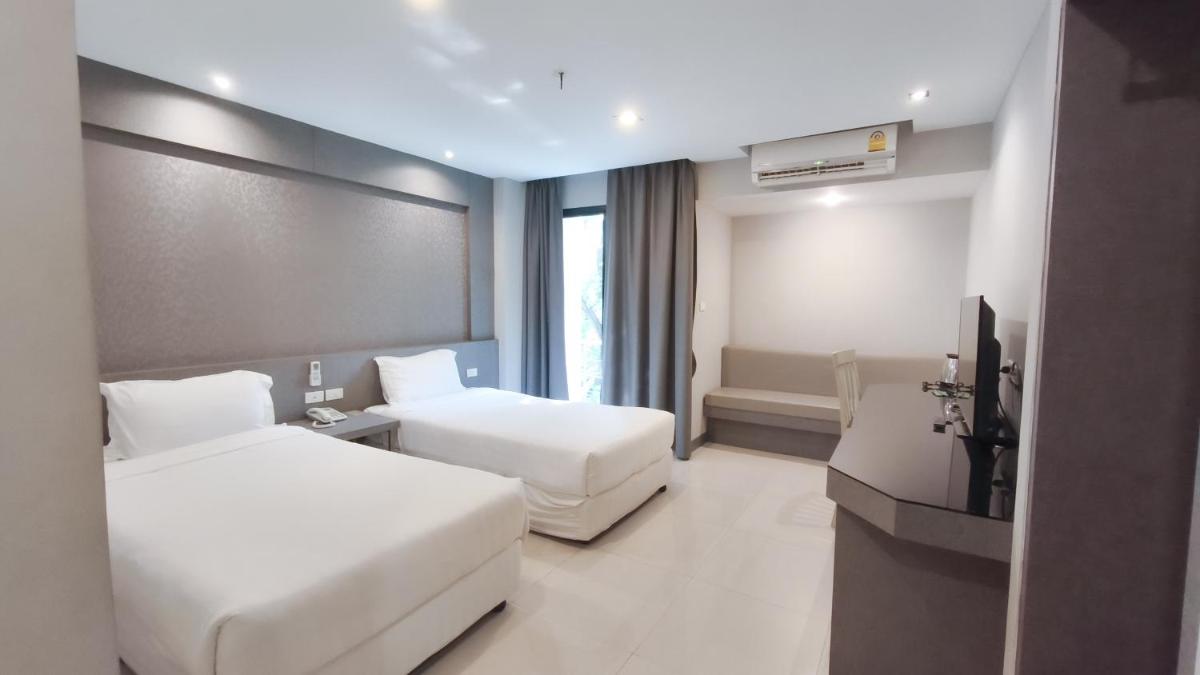 C Hotel Bangna - Housity