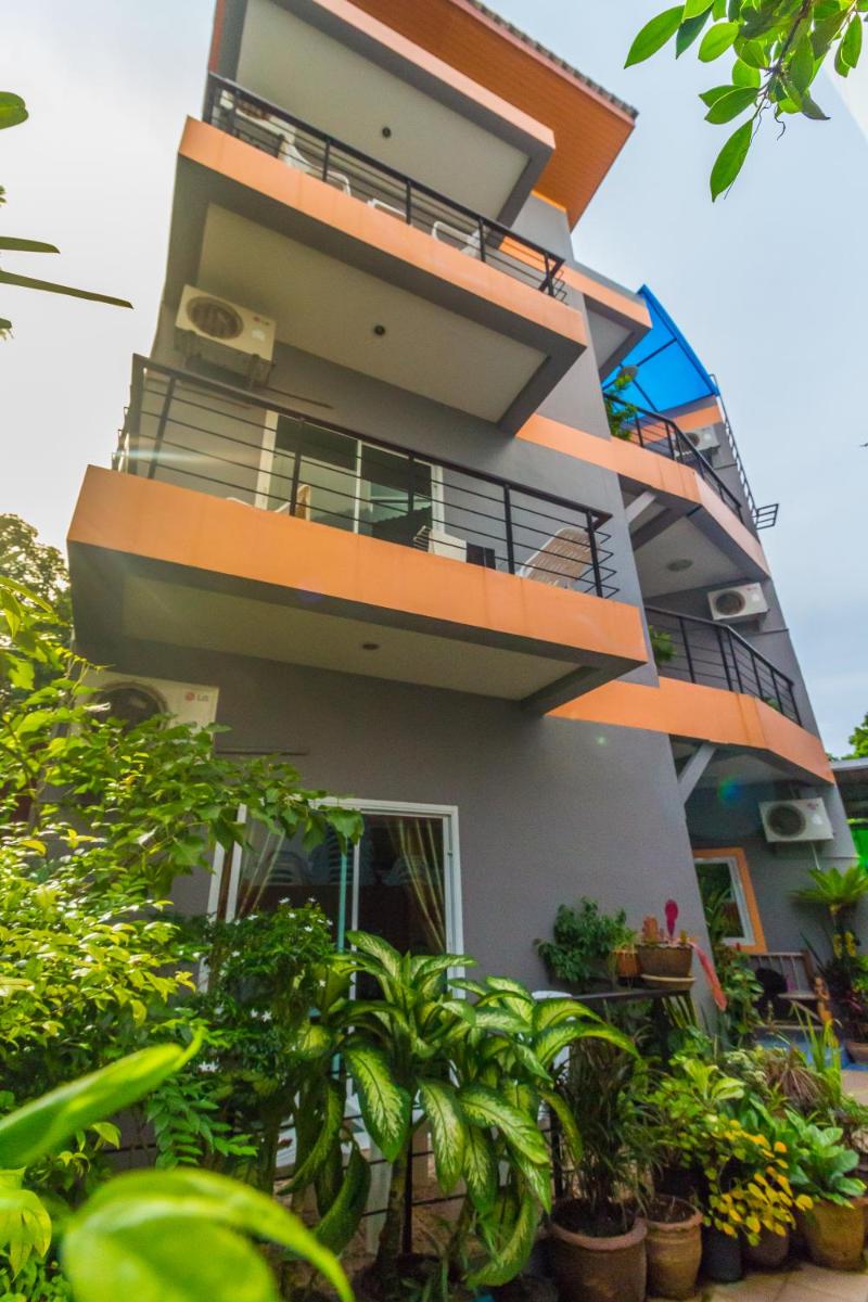 Baan Yuyen Karon Guesthouse - Housity
