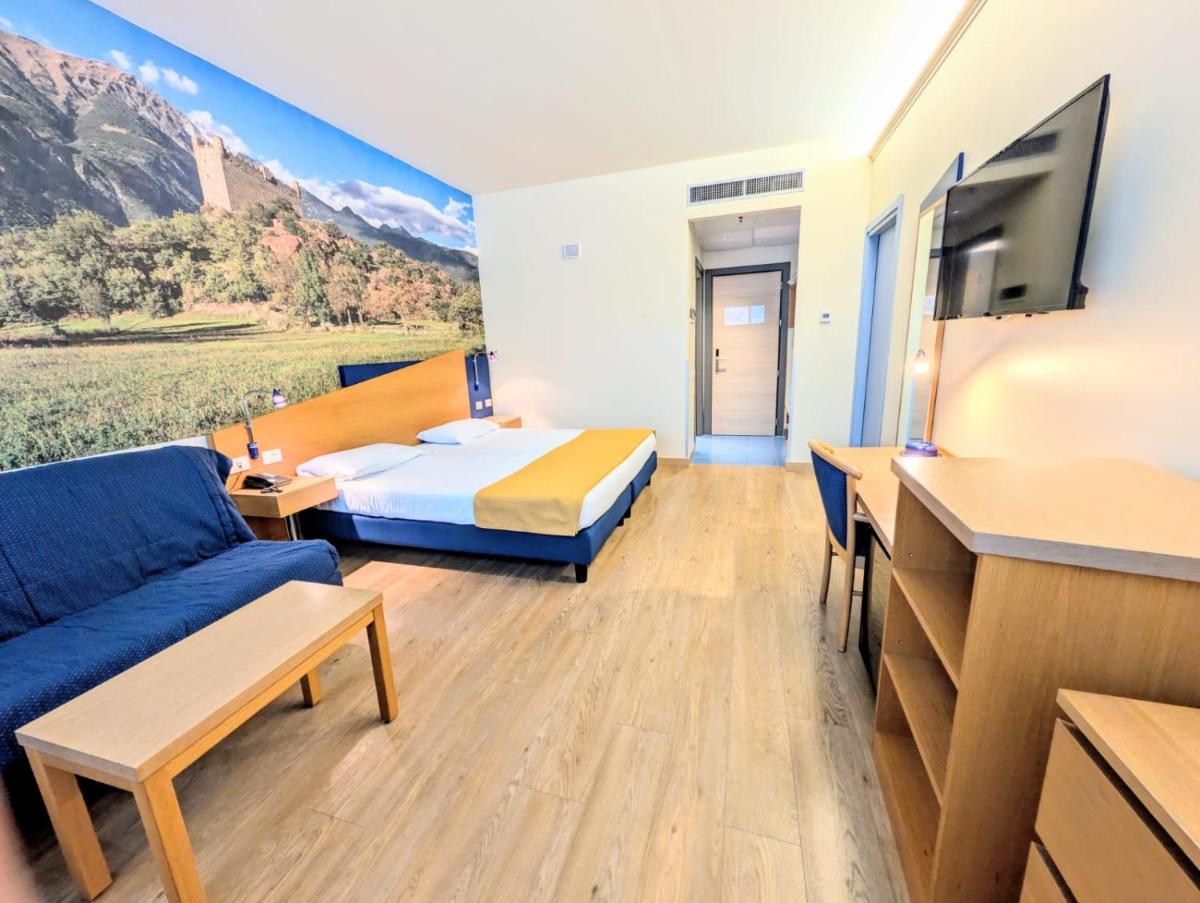 Hotel Express Aosta East - Housity