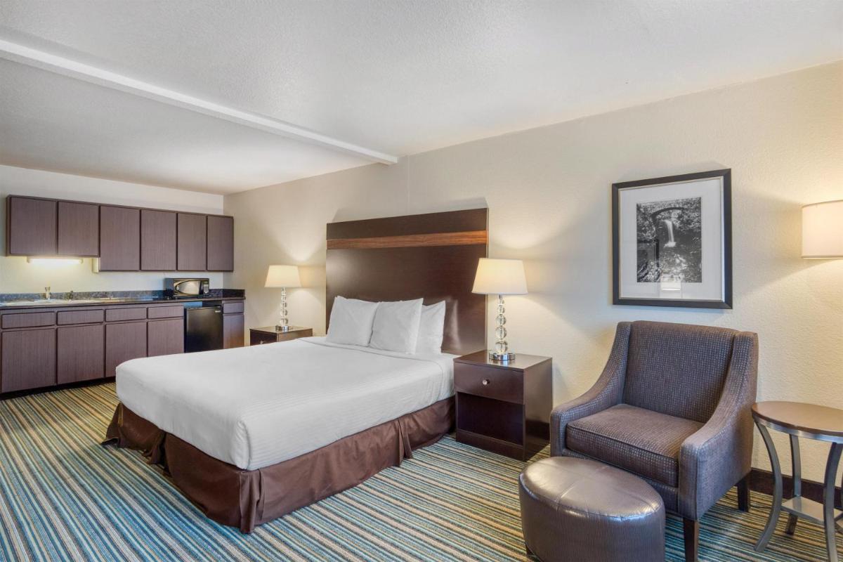 Best Western Alderwood - Housity