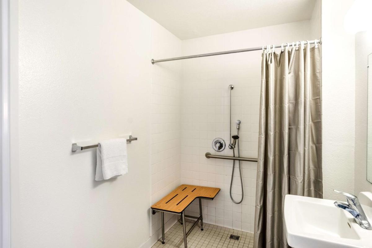 Motel 6-Redding, CA - Central - Housity