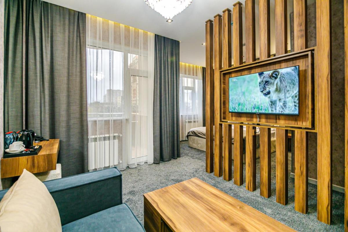GREEN PARK HOTEl - Housity