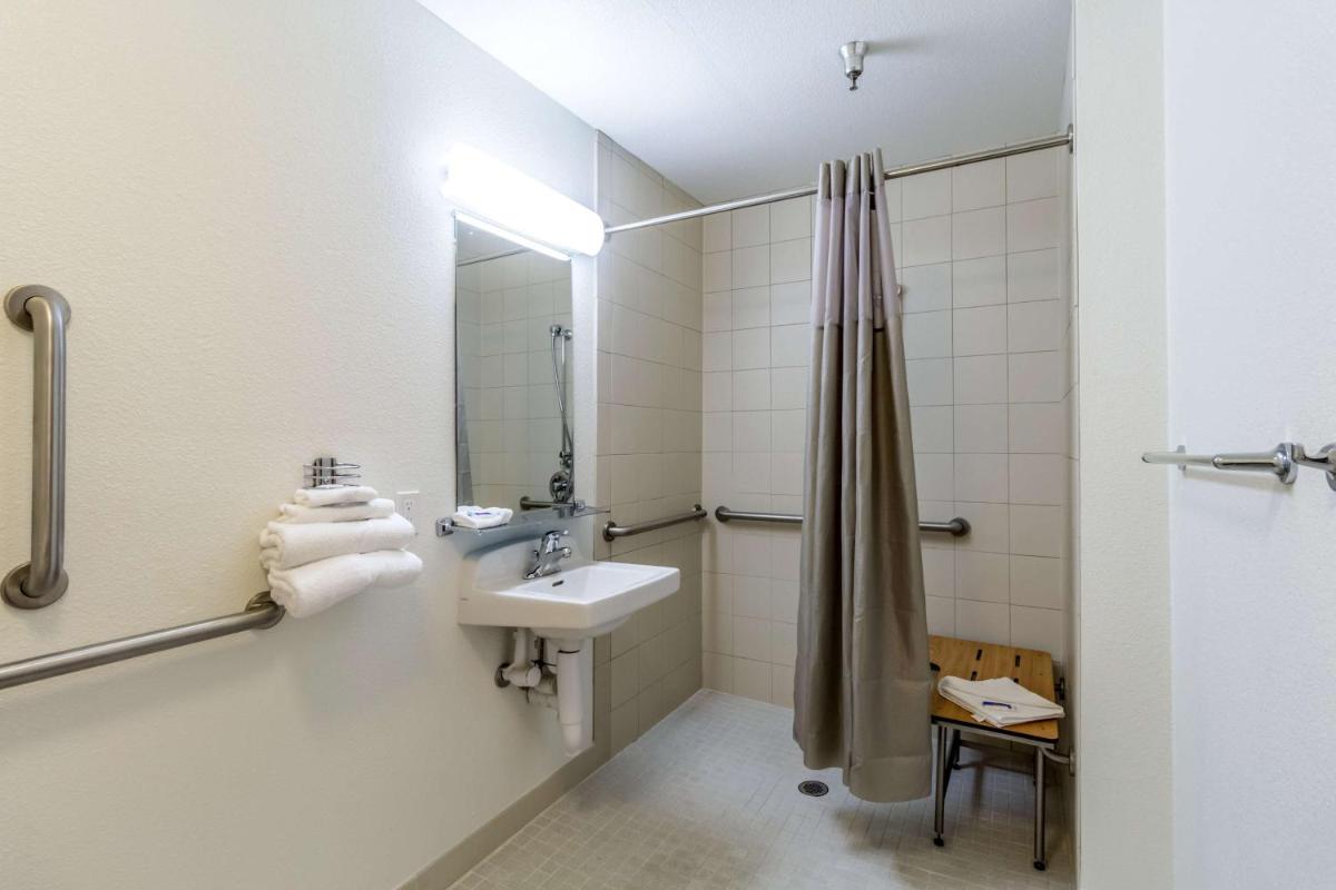 Motel 6-Kirkland, WA - North Kirkland - Housity