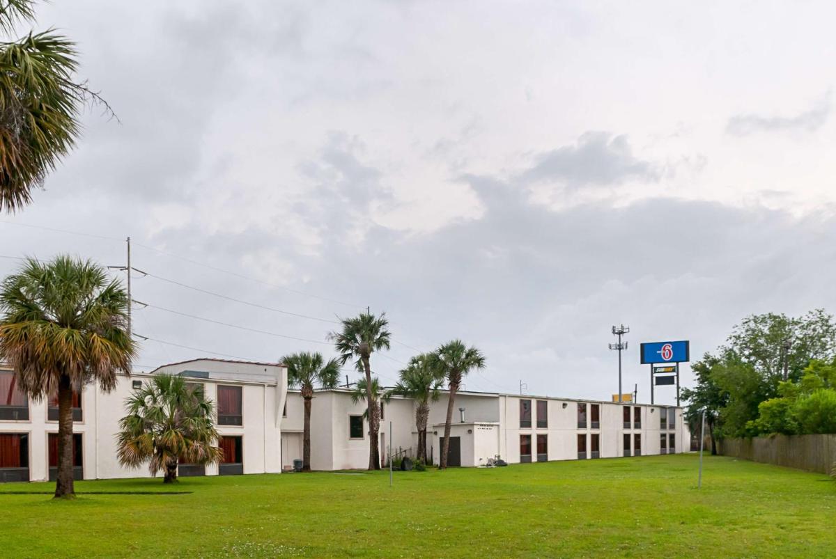 Motel 6-New Orleans, LA - Near Downtown - Housity