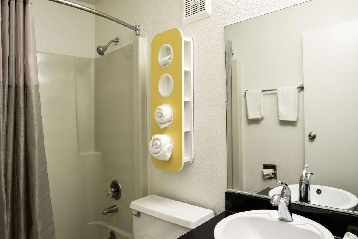Motel 6-Toledo, OH - Housity