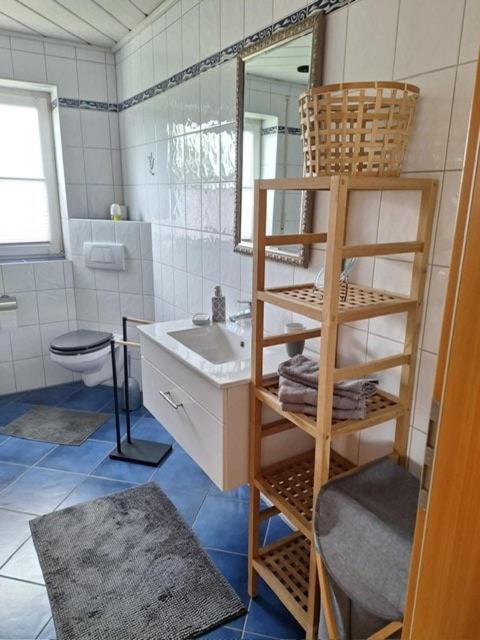 Helle Lichtdurchflutete Ferienwohnung - Housity