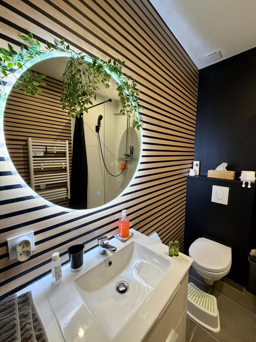 Sauna en bord de rivière - Housity