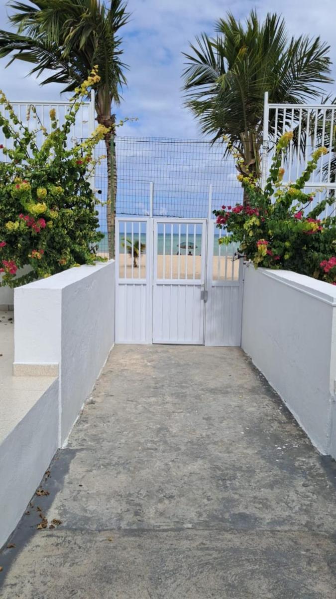 Apto 3 quartos pé na areia Prox de Recife - Housity