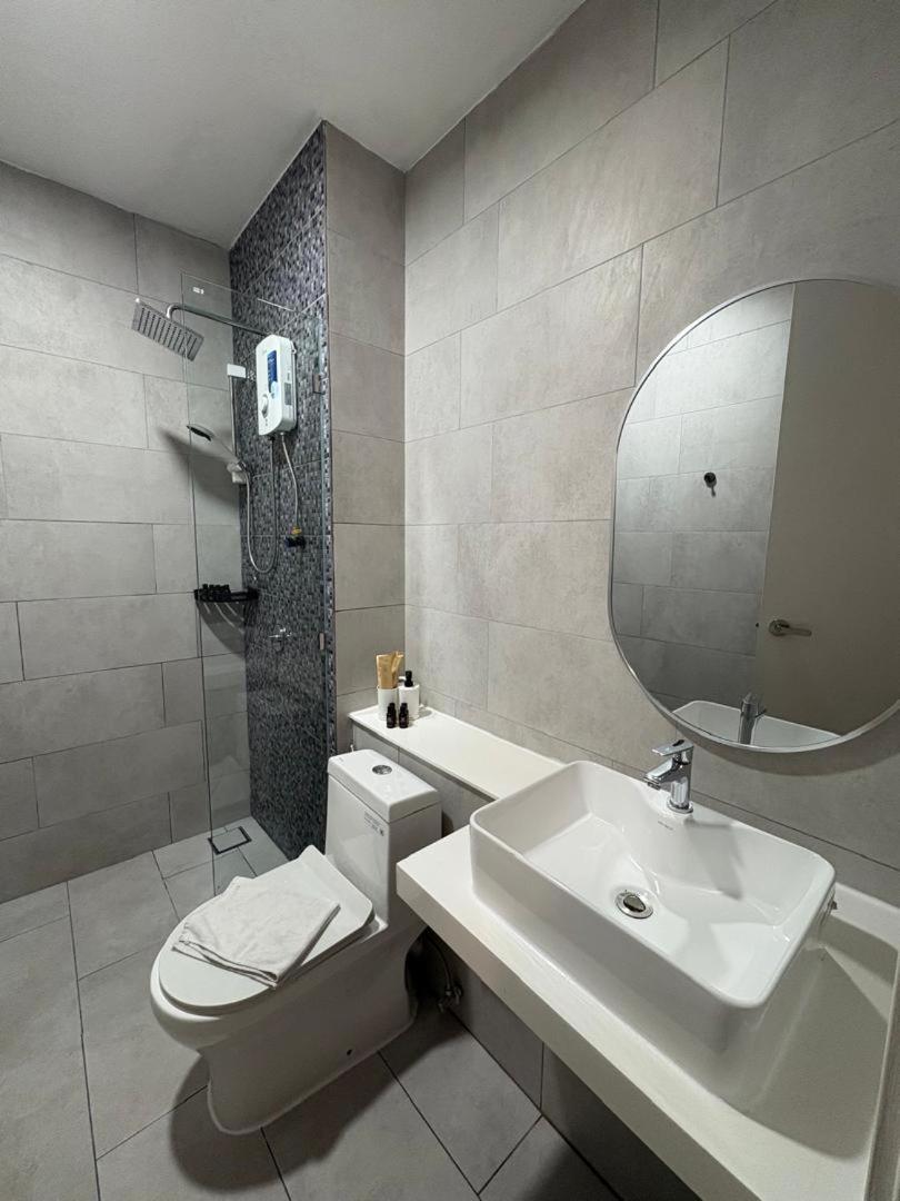 Borneotel The Shore KK by CHG - Housity