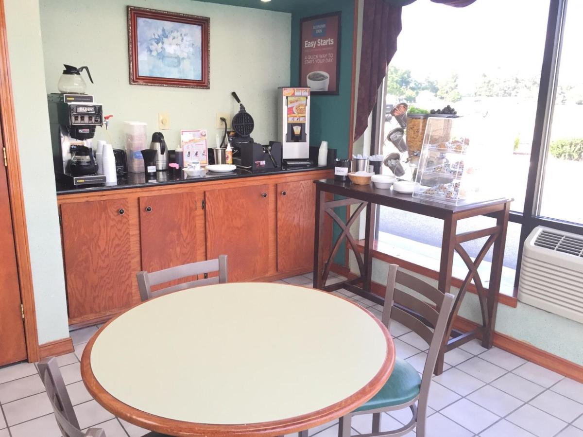 Economy Inn Dillon - Housity