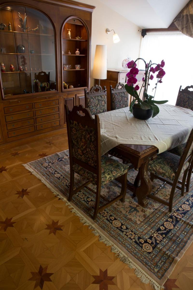 Coin salon dans l'établissement Hôtel du Domaine de La Grange de Condé