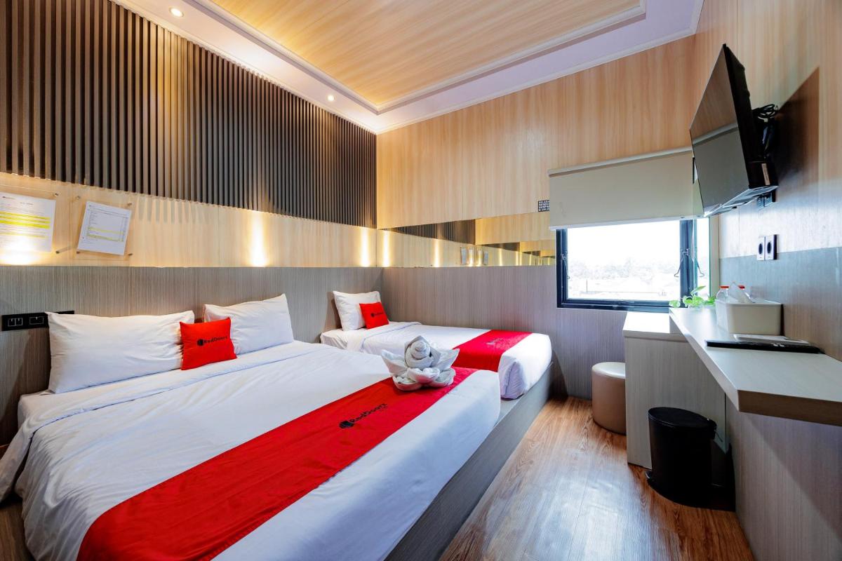 RedDoorz near Exit Toll Sirkuit Sentul - Hizvo