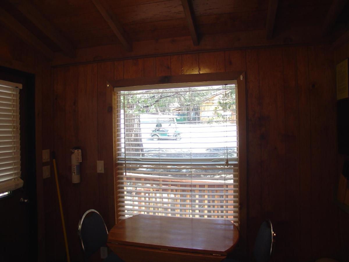 Idyllwild Camping Resort Cabin - Housity