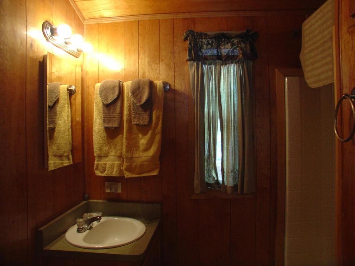 Idyllwild Camping Resort Cabin - Housity