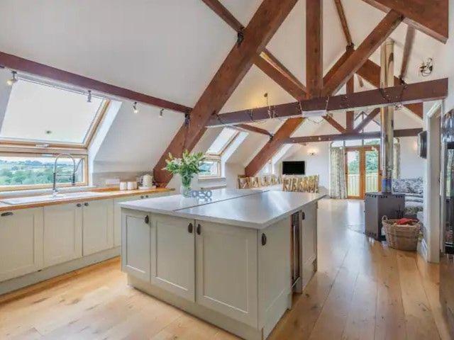Bedw Barn - Housity