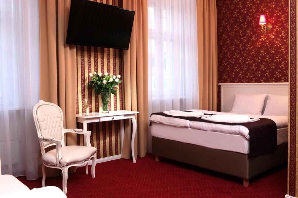 Hotel Court Park - Housity