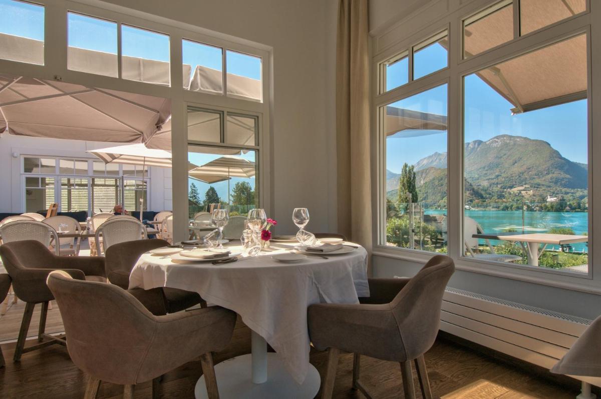 Vue générale sur la montagne ou vue sur la montagne depuis l'hôtel