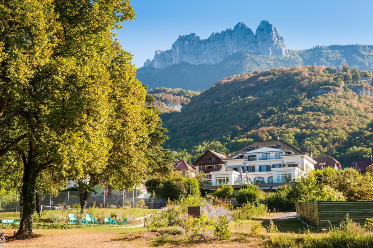 Vue générale sur la montagne ou vue sur la montagne depuis l'hôtel