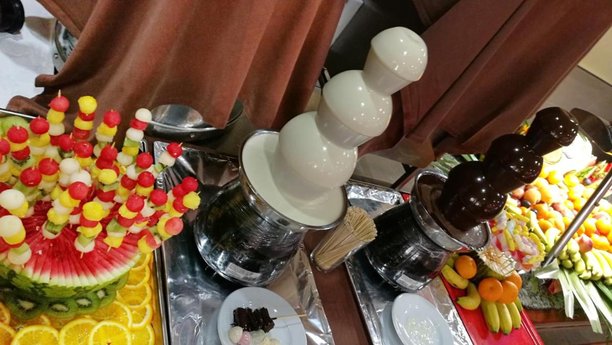 Comida en o cerca de este hotel
