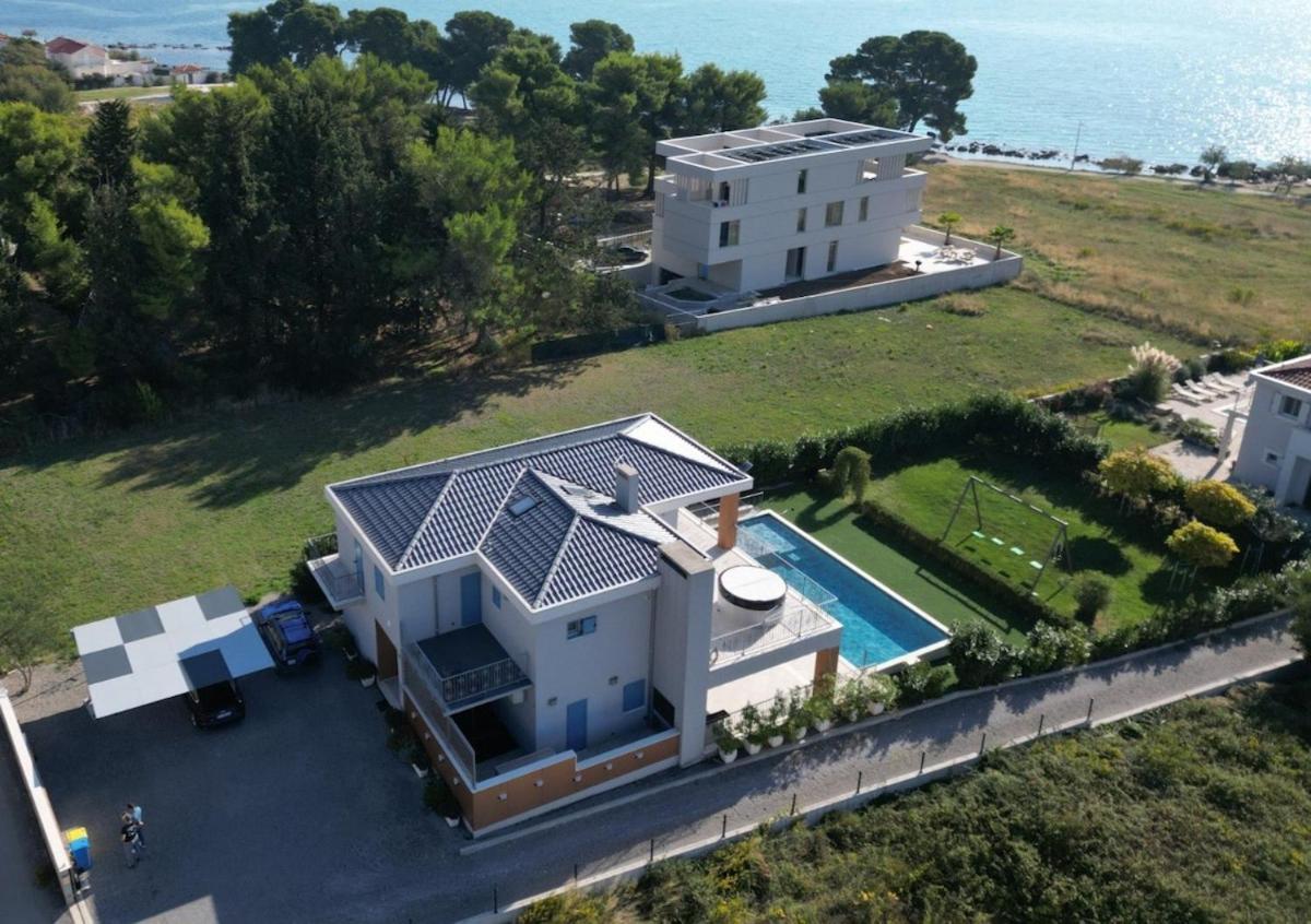 Villa Kanikula - Heated Pool 60m2 - Hot Tubs - Housity