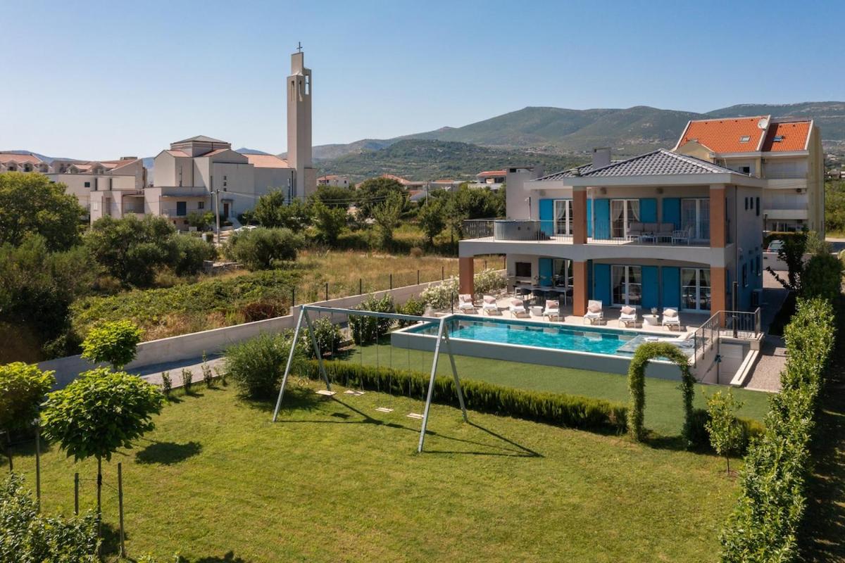 Villa Kanikula - Heated Pool 60m2 - Hot Tubs - Housity