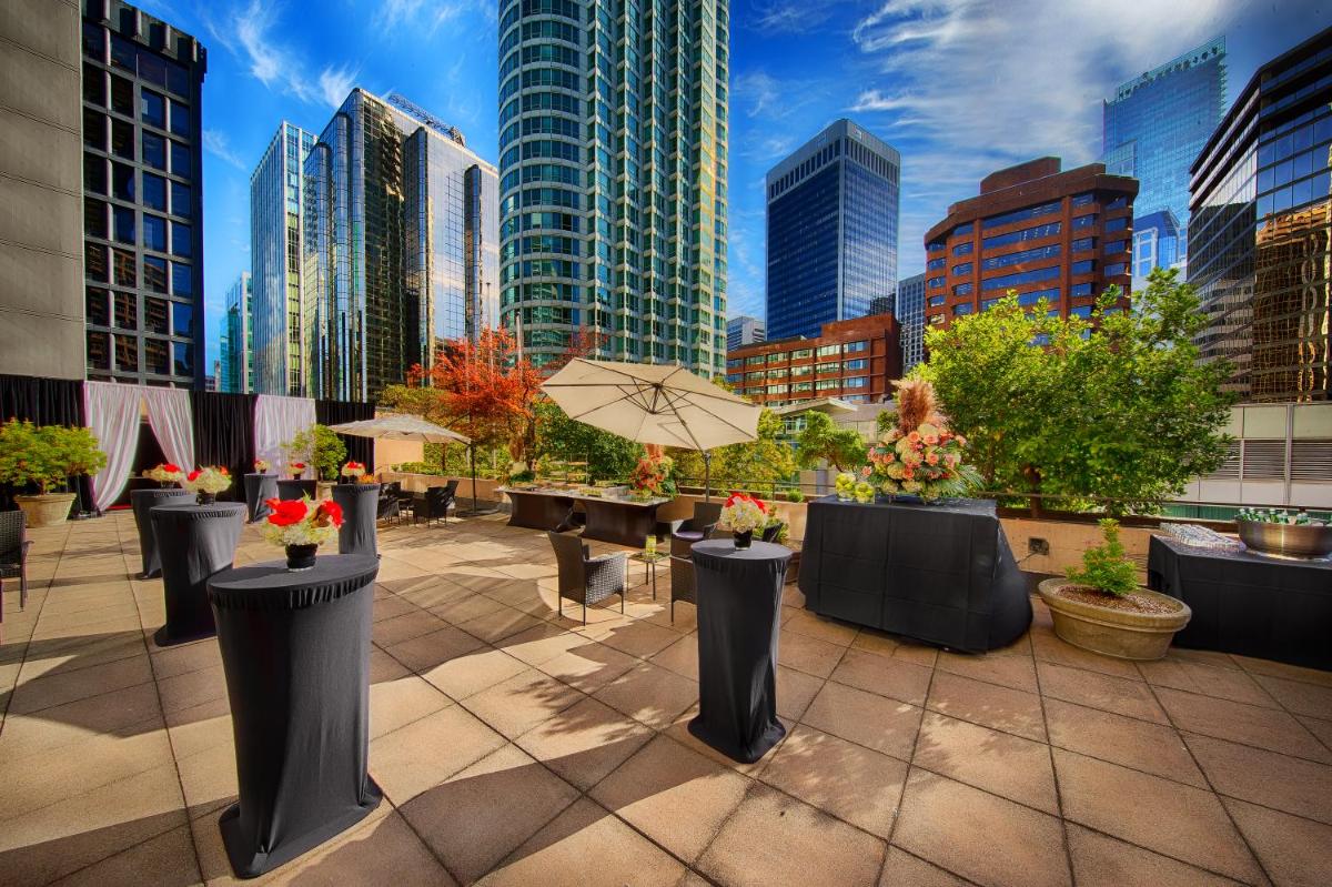 Pinnacle Hotel Harbourfront - Housity