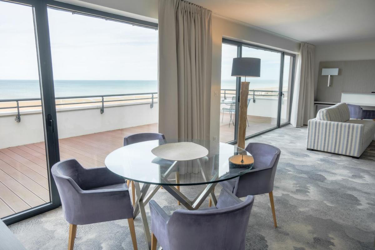 Vue générale sur la mer ou vue sur la mer prise depuis l'hôtel