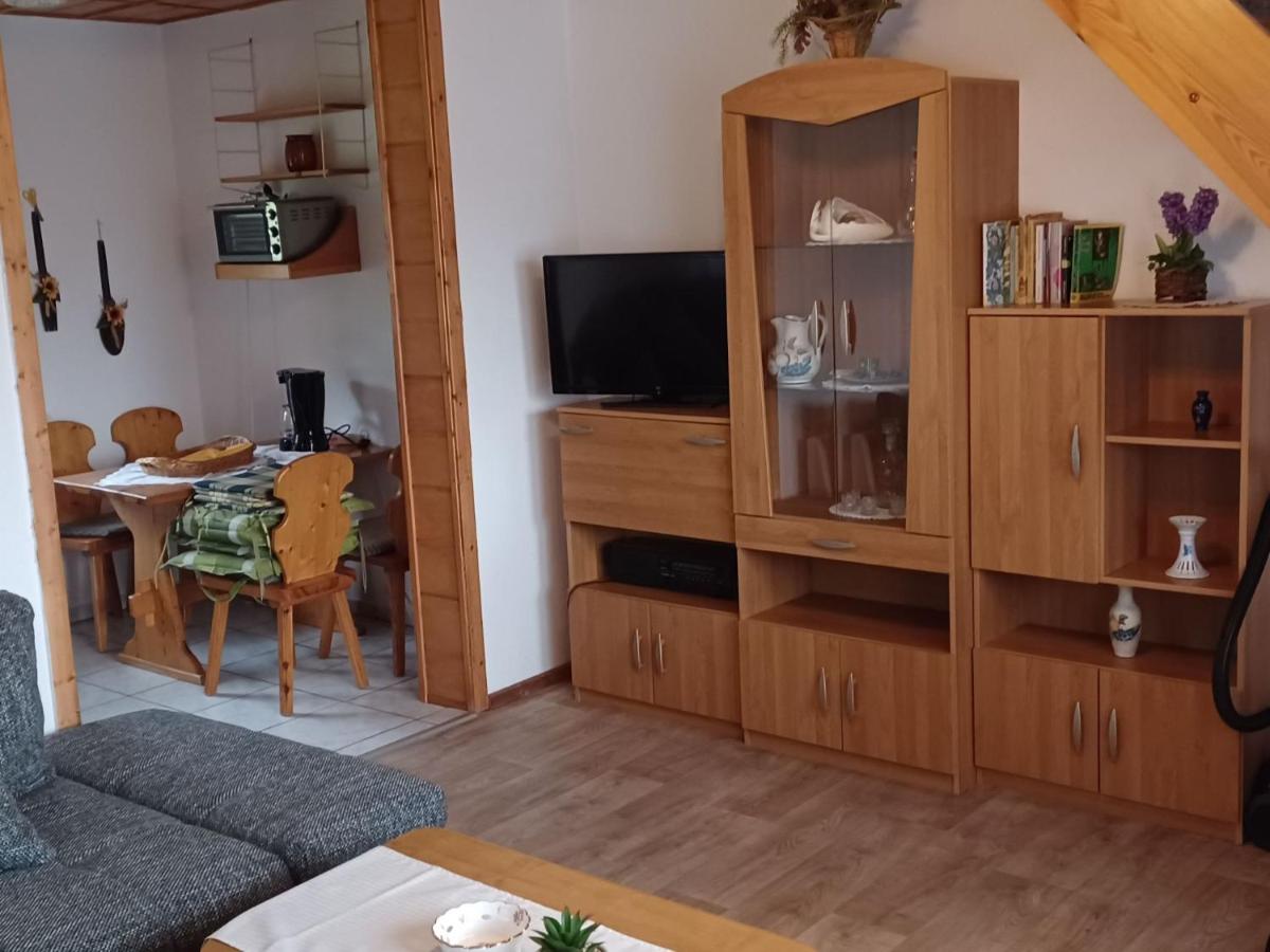 Apartment für 4 Personen in Nossentiner Hütte by Interhome - Housity