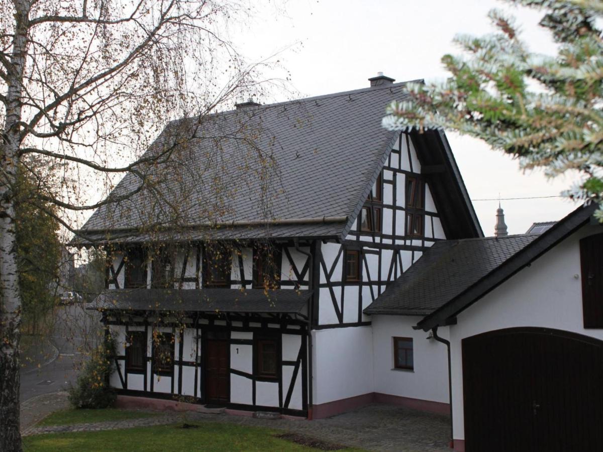 Holiday Home Romantisches Fachwerkhaus zwischen Rhein und Mosel by Interhome - Housity