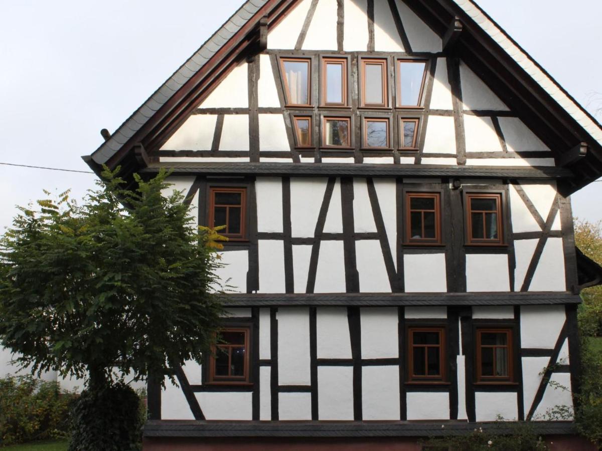 Holiday Home Romantisches Fachwerkhaus zwischen Rhein und Mosel by Interhome - Housity