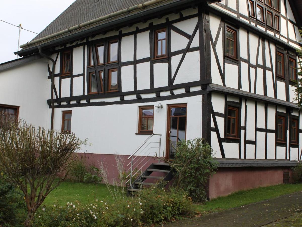 Holiday Home Romantisches Fachwerkhaus zwischen Rhein und Mosel by Interhome - Housity