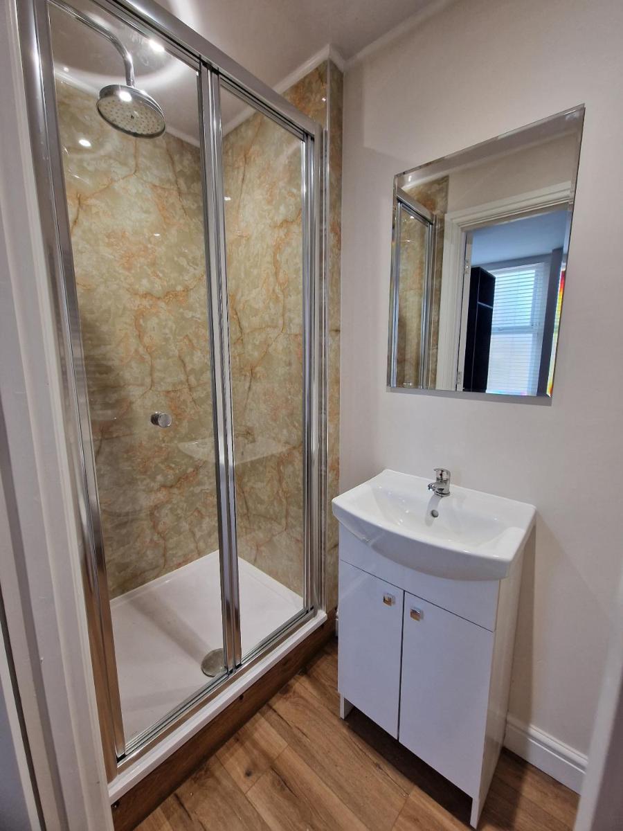 Relax Inn - Thorpe Lodge Hotel - Housity
