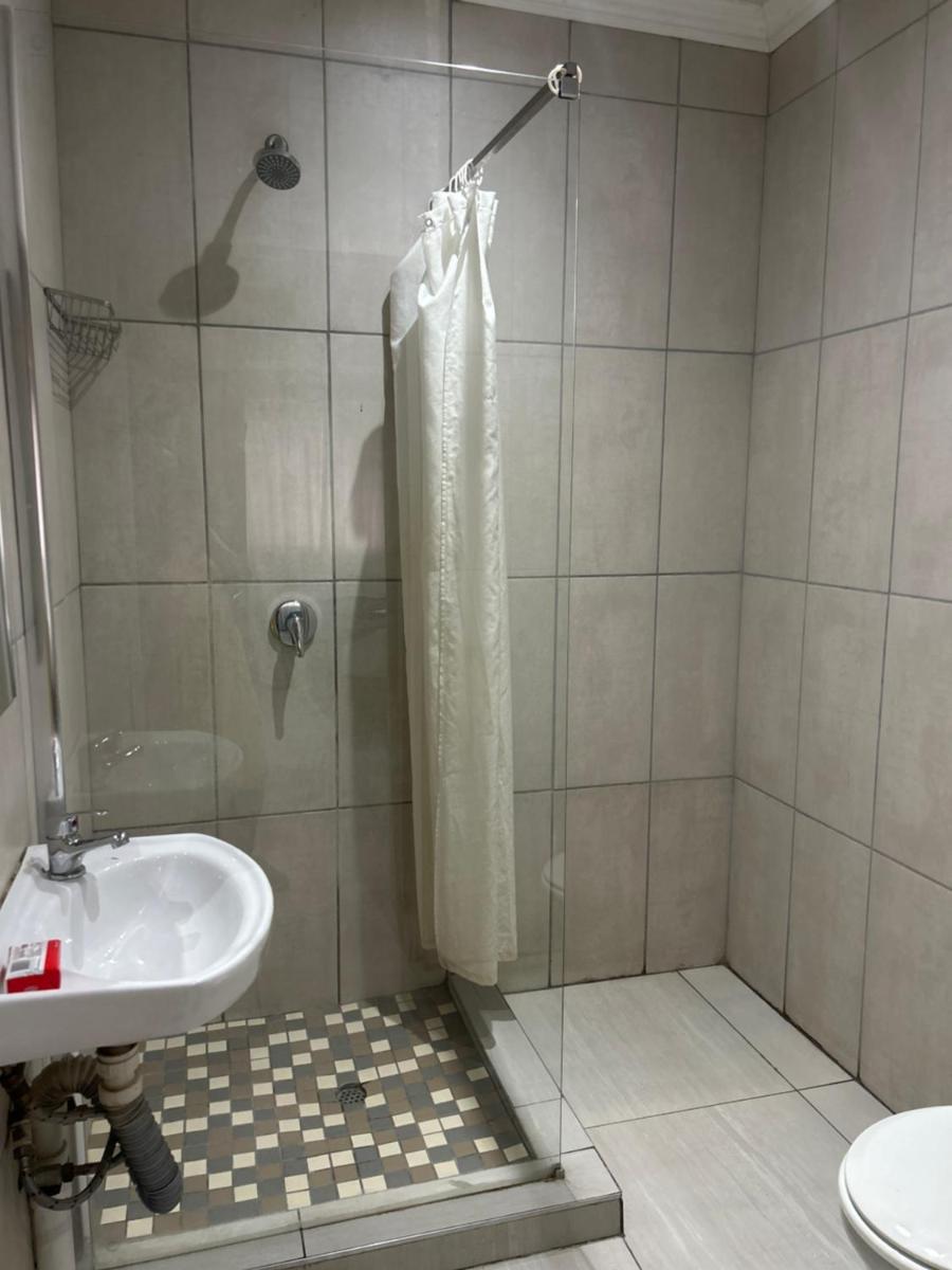 Monica's Guesthouse - Housity