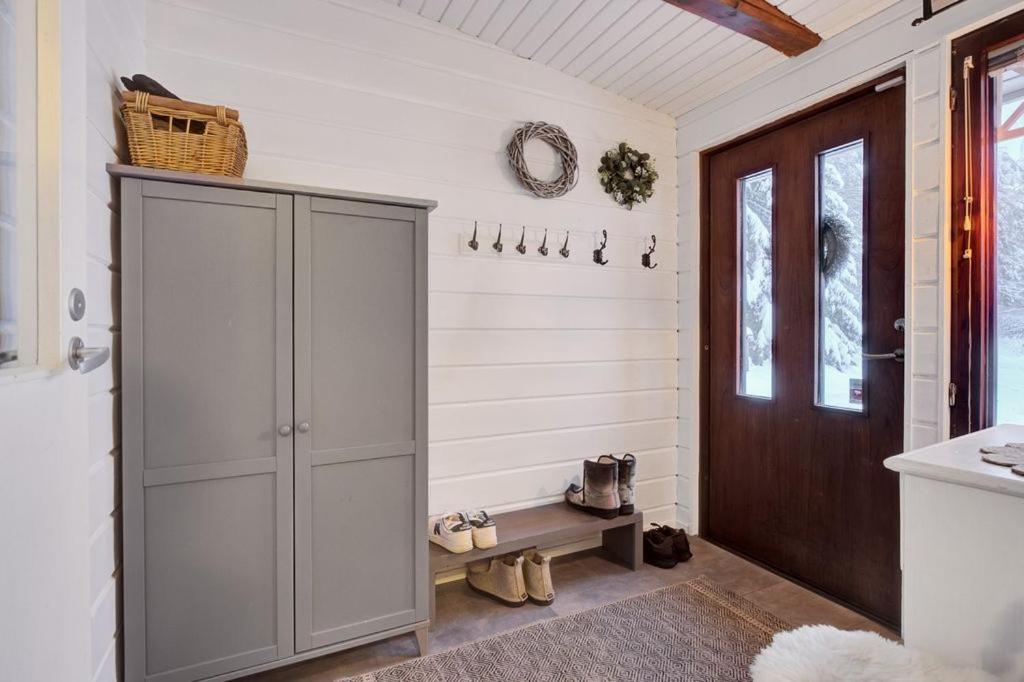 Villa Red House Arctic Circle - Hizvo