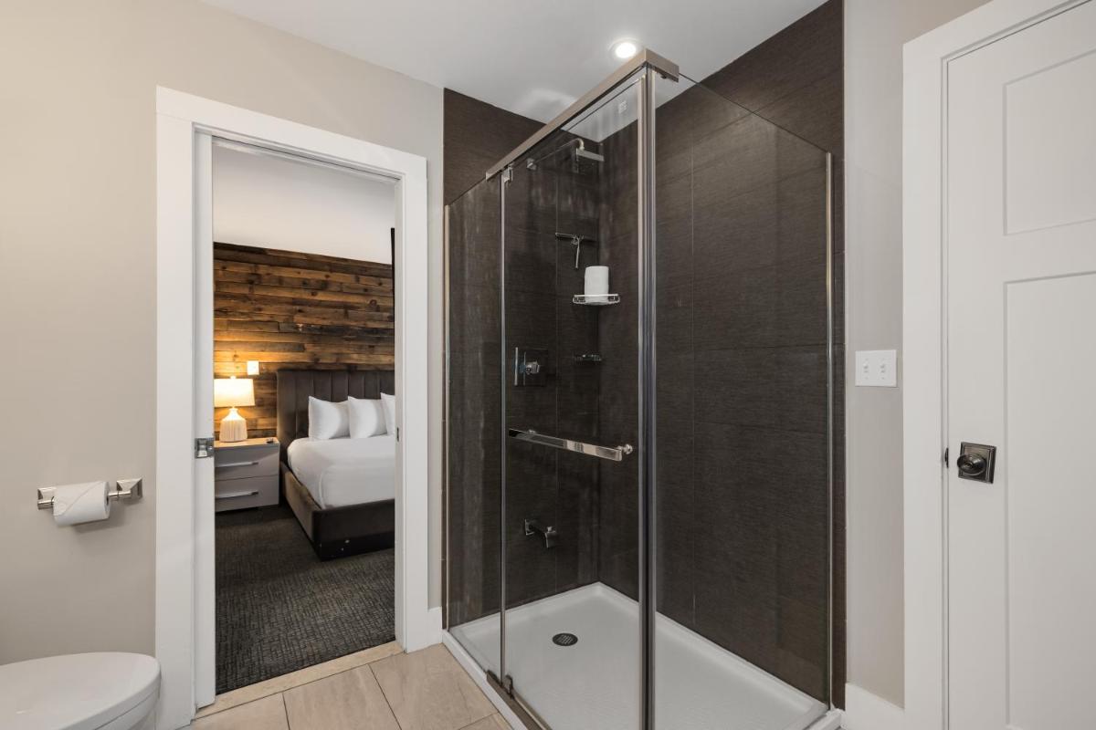 Lake Placid Inn: Residences - Housity