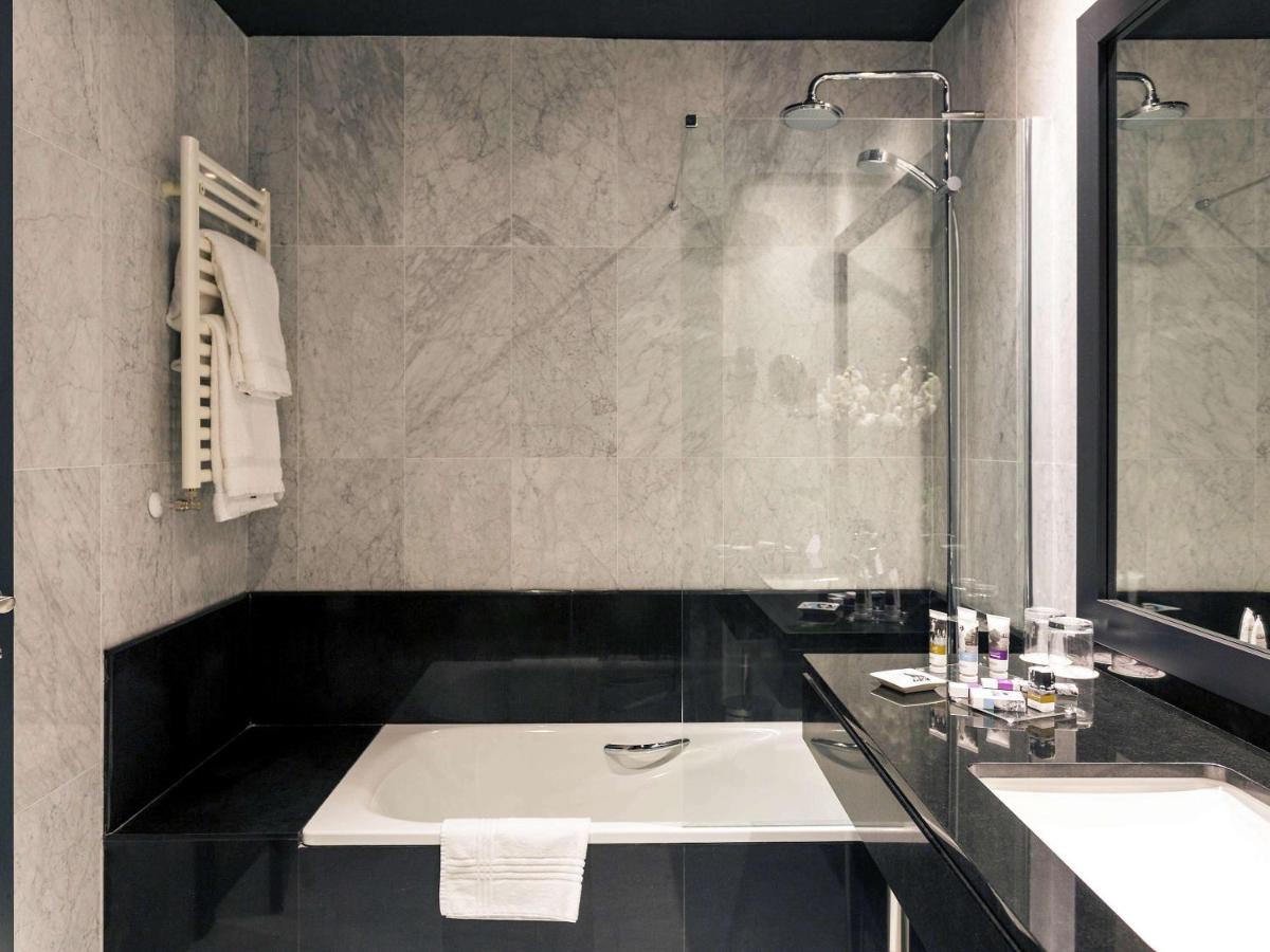 Un baño de Hotel Mercure Jardines de Albia