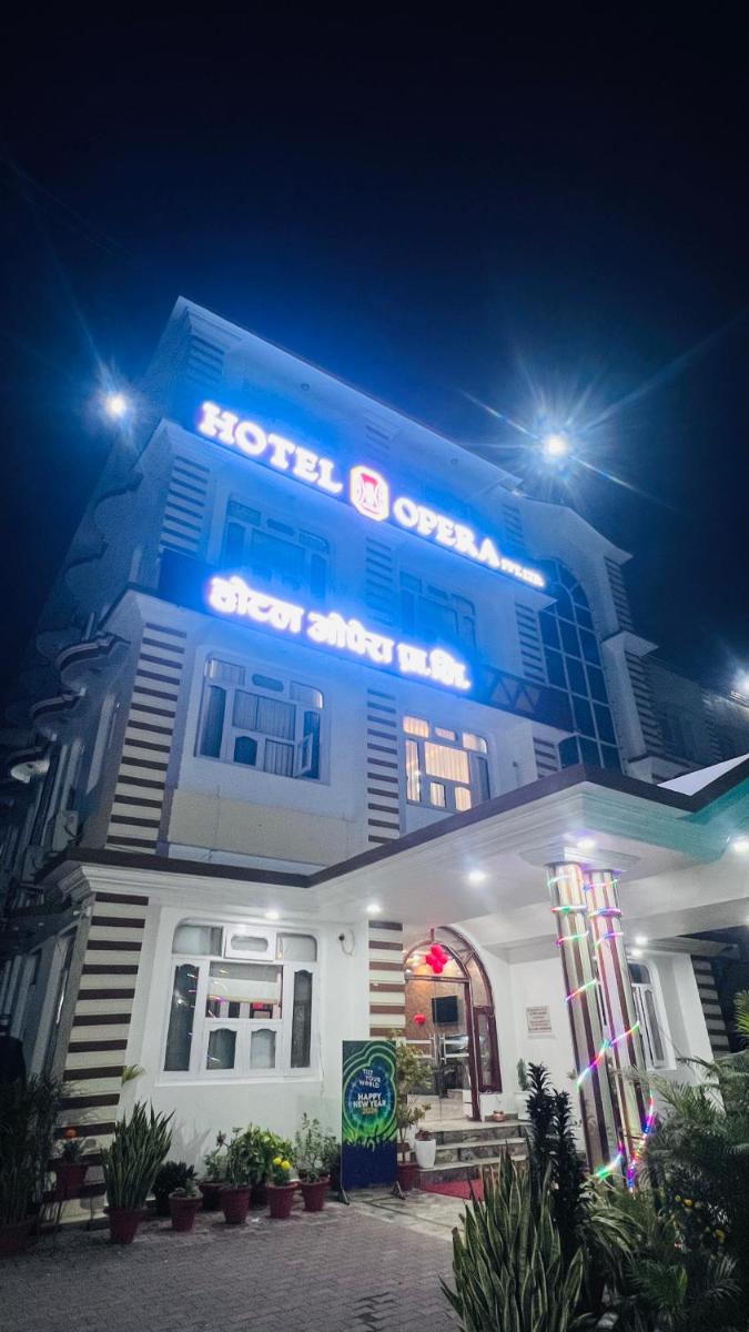Hotel Opera - Housity