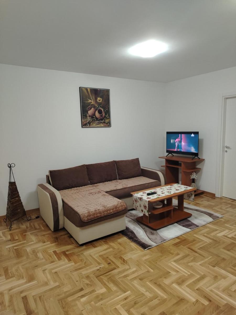 STAN NA DAN Stara Pazova - Housity