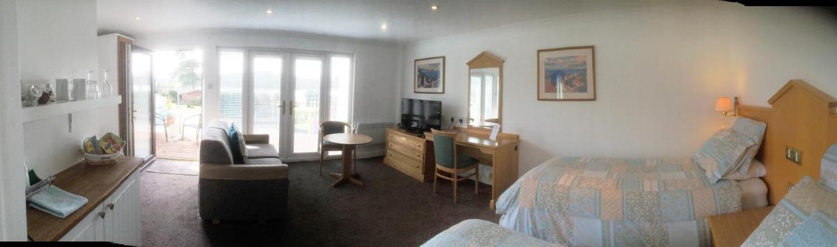Annexe at Gosfield Lake - Housity