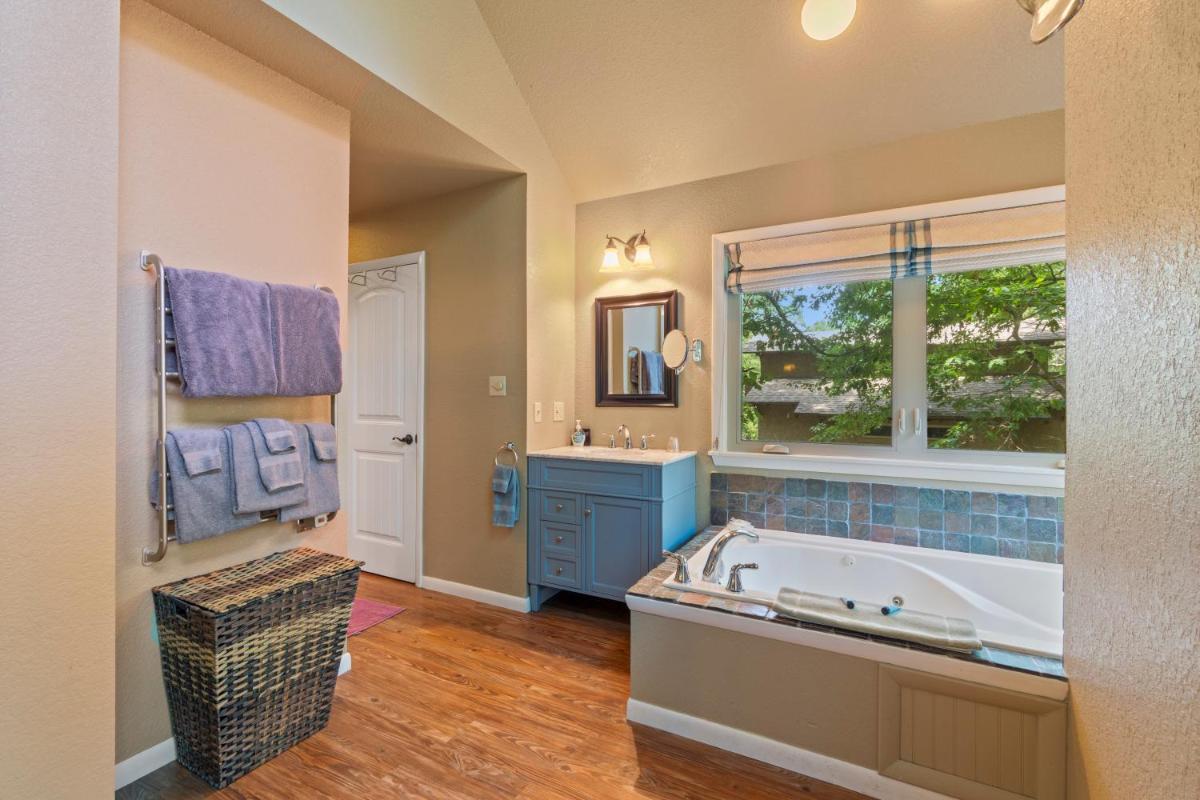 The Grand Treehouse Resort - Housity