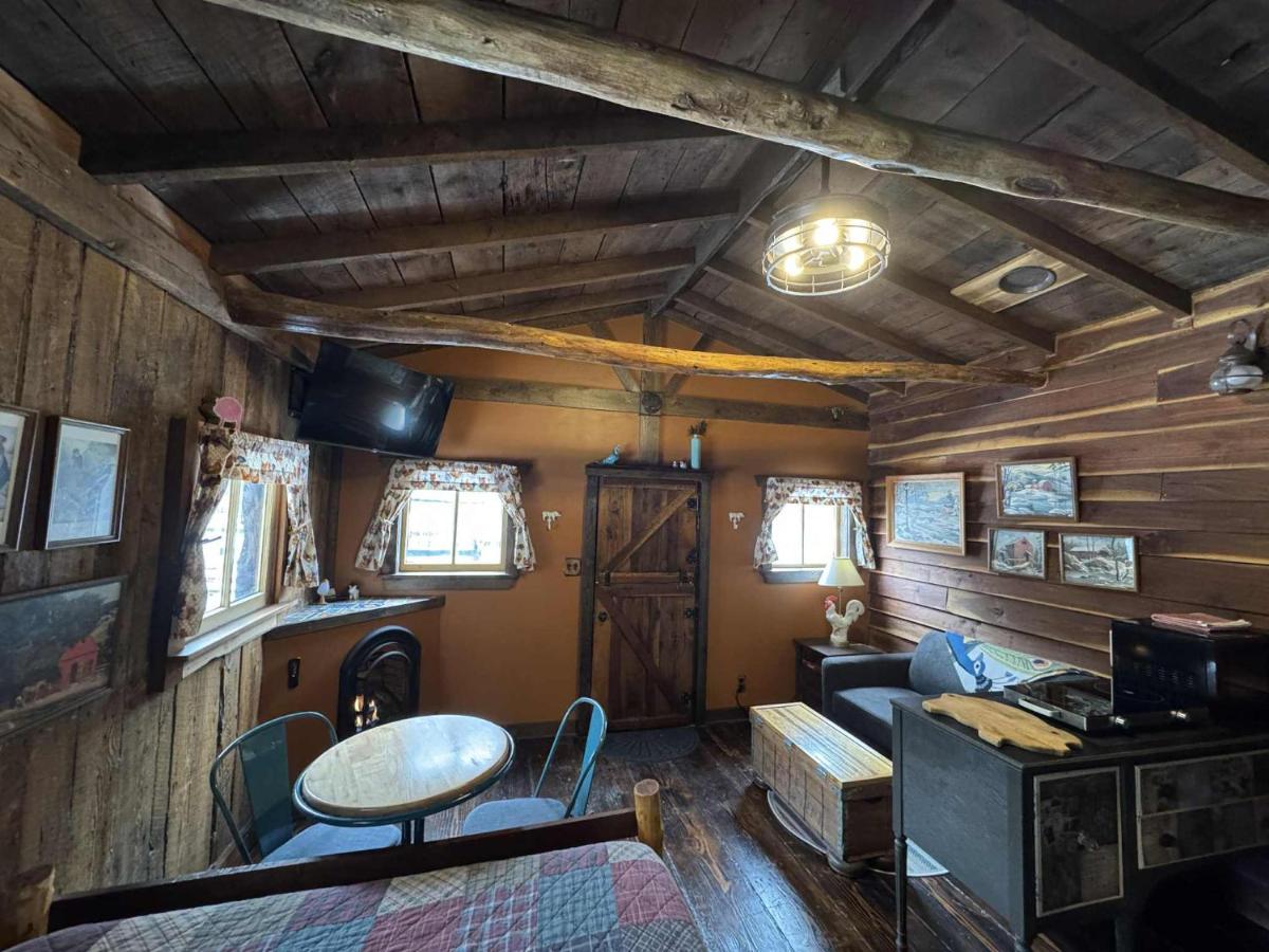 The Renovated Barn at Seneca Rocks - Housity