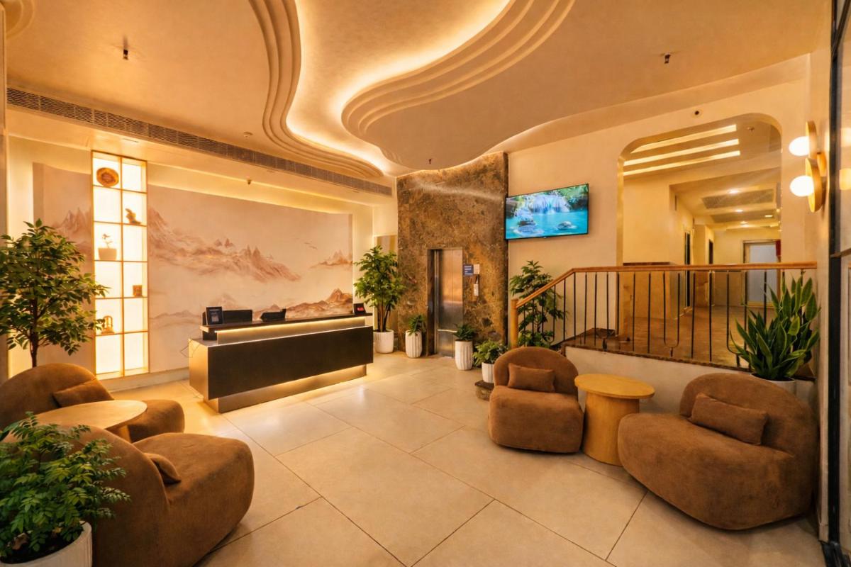 Hotel Yuvraj Deluxe-"Hygienic Hotel" - Housity