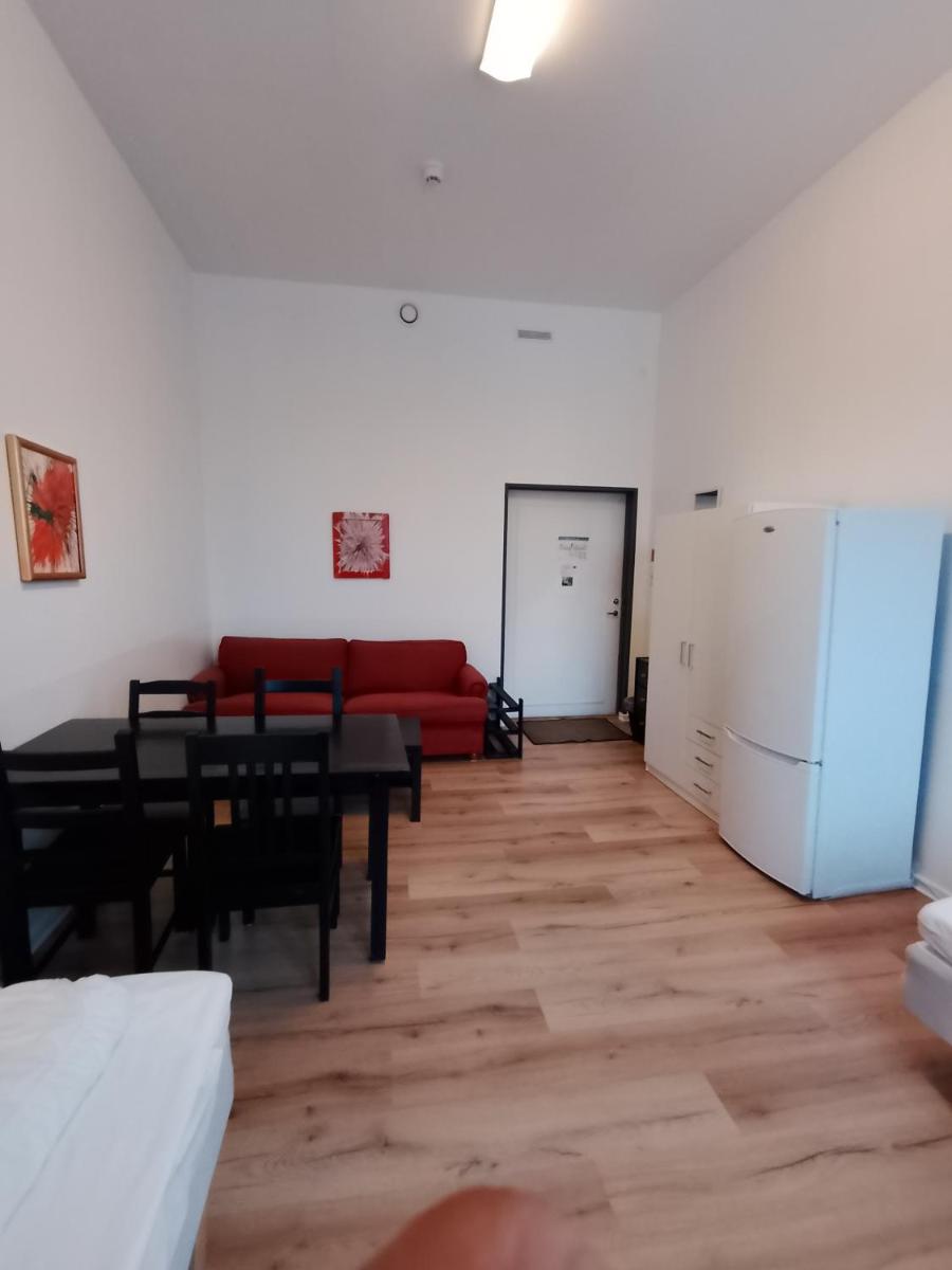 Svenshögens vandrarhem - Housity